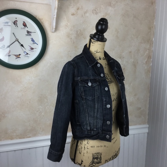 Levi’s Classic Dark Wash Jean Jacket - Picture 2 of 7